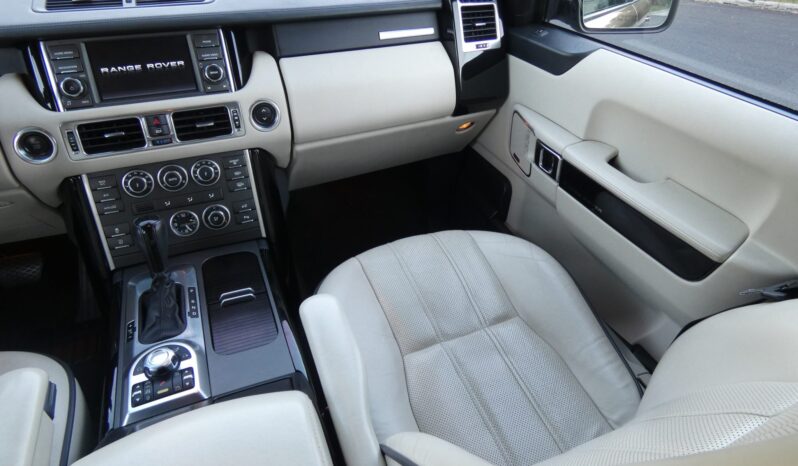 								2012 Land Rover Range Rover HSE Luxury full									