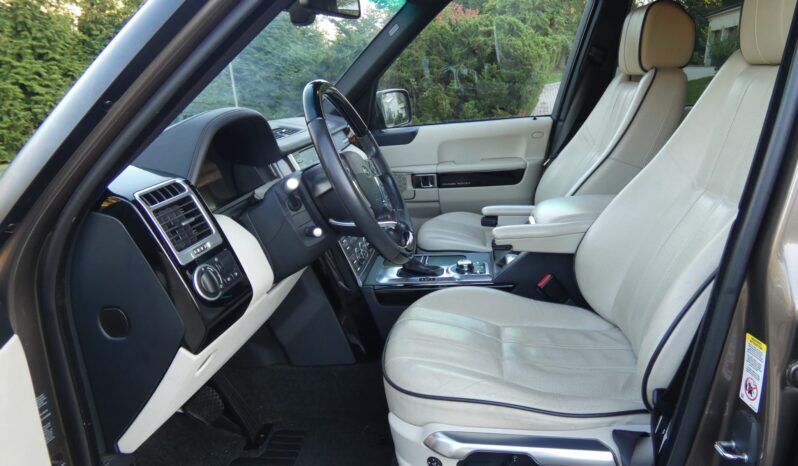 								2012 Land Rover Range Rover HSE Luxury full									