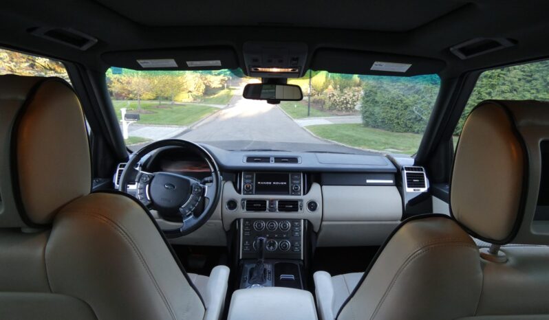 								2012 Land Rover Range Rover HSE Luxury full									