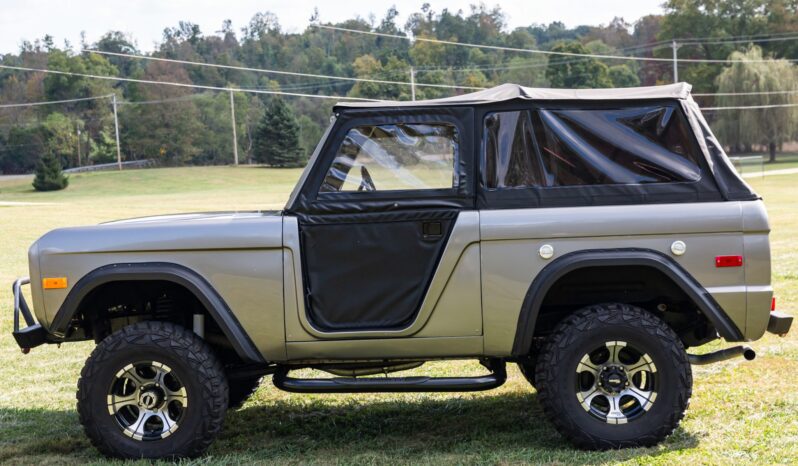 								1974 Ford Bronco 302 5-Speed full									