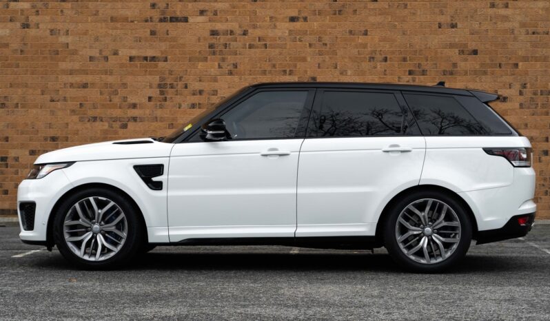								2016 Land Rover Range Rover Sport SVR full									