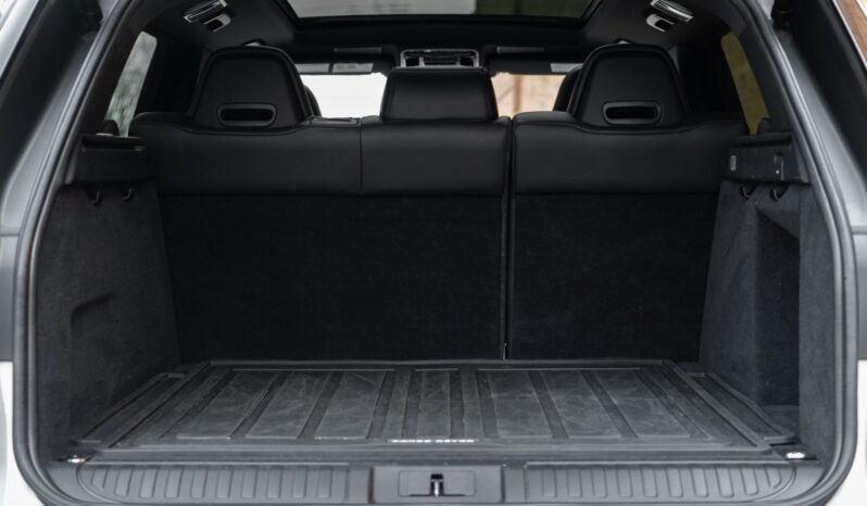 								2016 Land Rover Range Rover Sport SVR full									