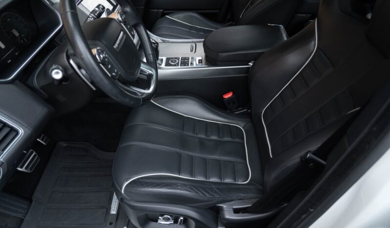 								2016 Land Rover Range Rover Sport SVR full									