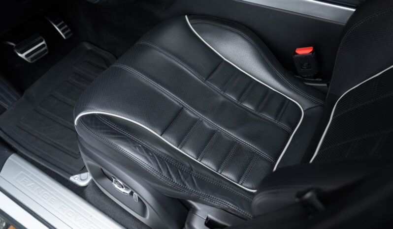 								2016 Land Rover Range Rover Sport SVR full									