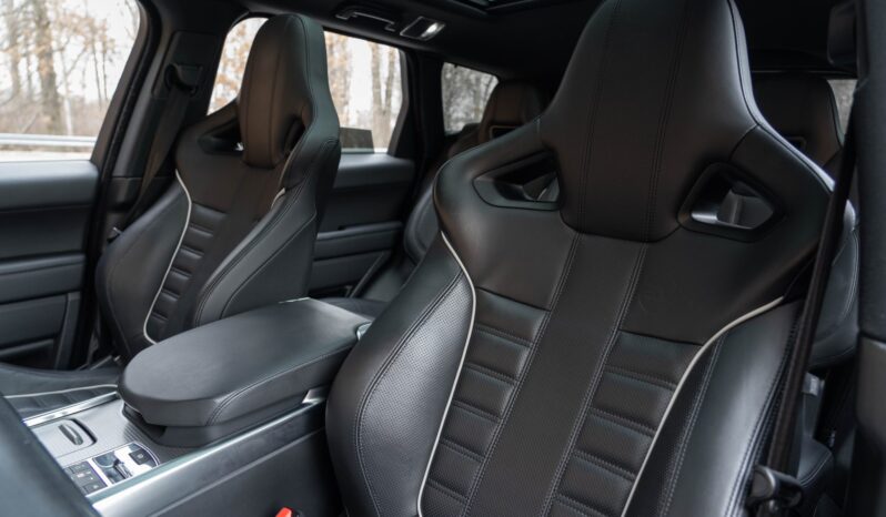 								2016 Land Rover Range Rover Sport SVR full									