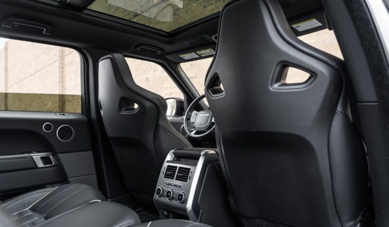 								2016 Land Rover Range Rover Sport SVR full									