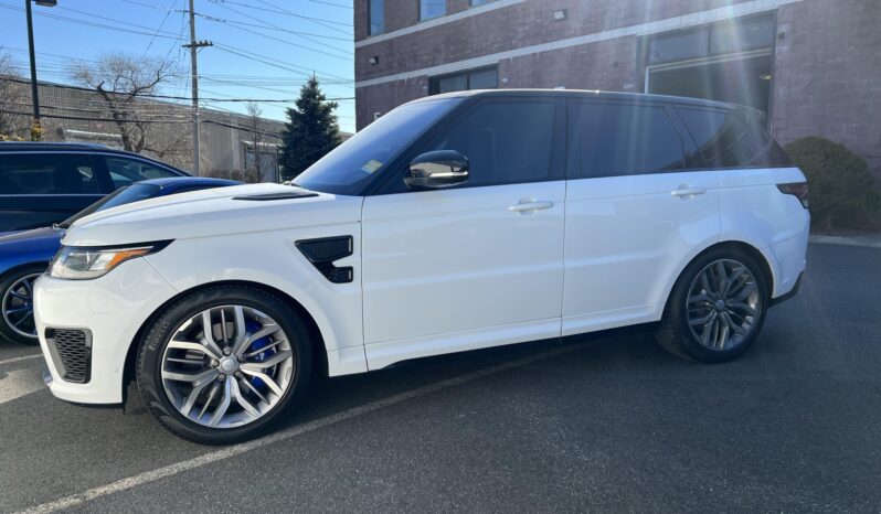								2016 Land Rover Range Rover Sport SVR full									