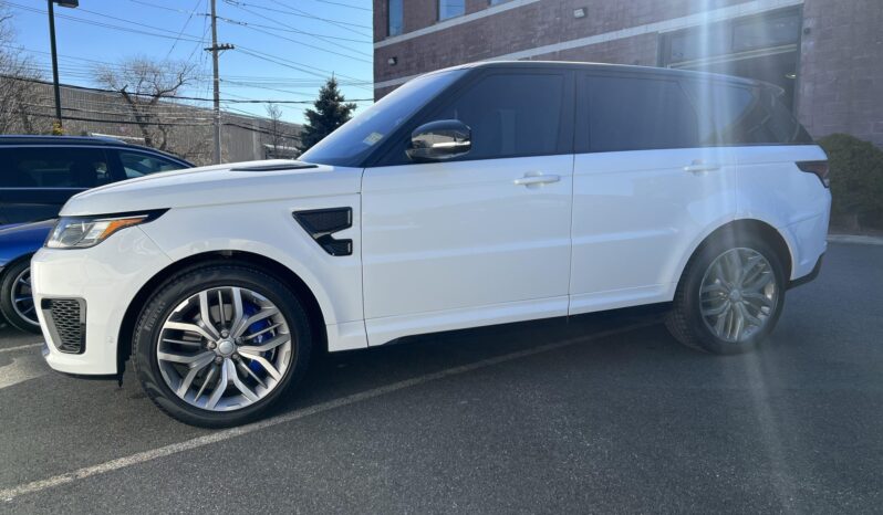								2016 Land Rover Range Rover Sport SVR full									