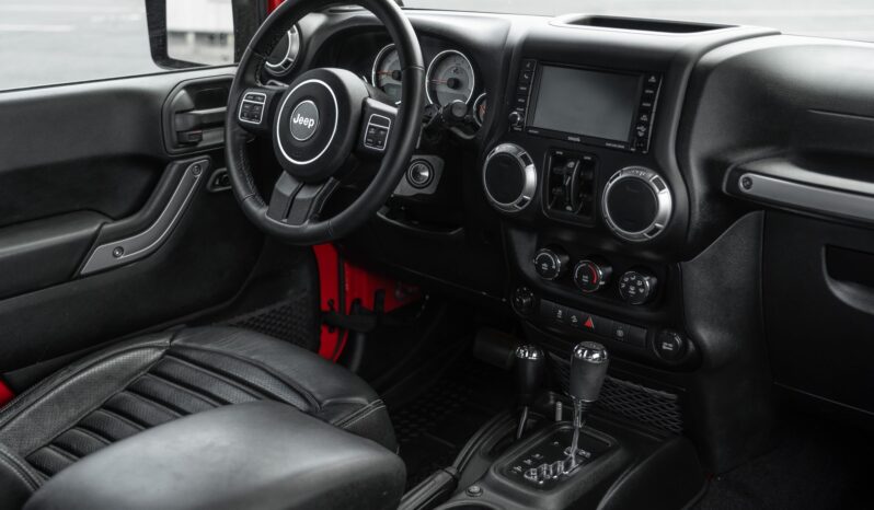 								2018 Jeep Wrangler Unlimited Sahara full									