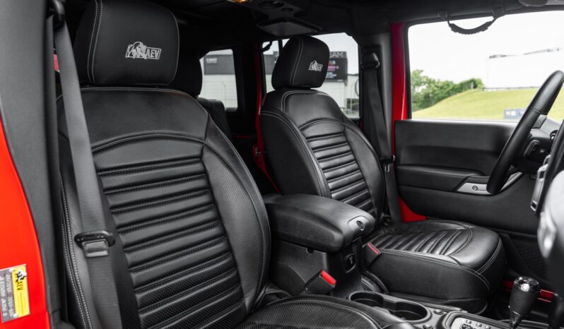 								2018 Jeep Wrangler Unlimited Sahara full									