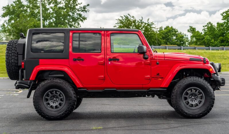 								2018 Jeep Wrangler Unlimited Sahara full									