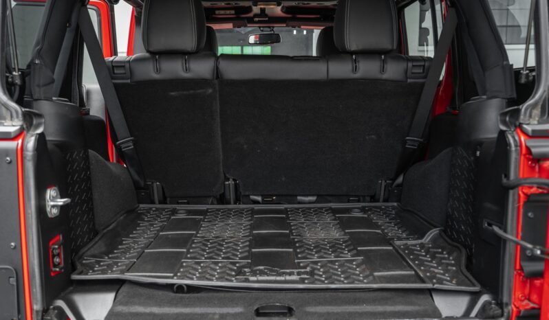 								2018 Jeep Wrangler Unlimited Sahara full									