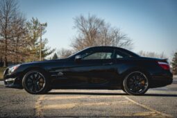 										2013 Mercedes-Benz SL63 AMG P30 Performance Package full									