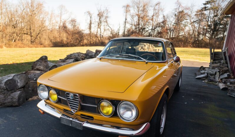 								1969 Alfa Romeo GTV 1750 full									