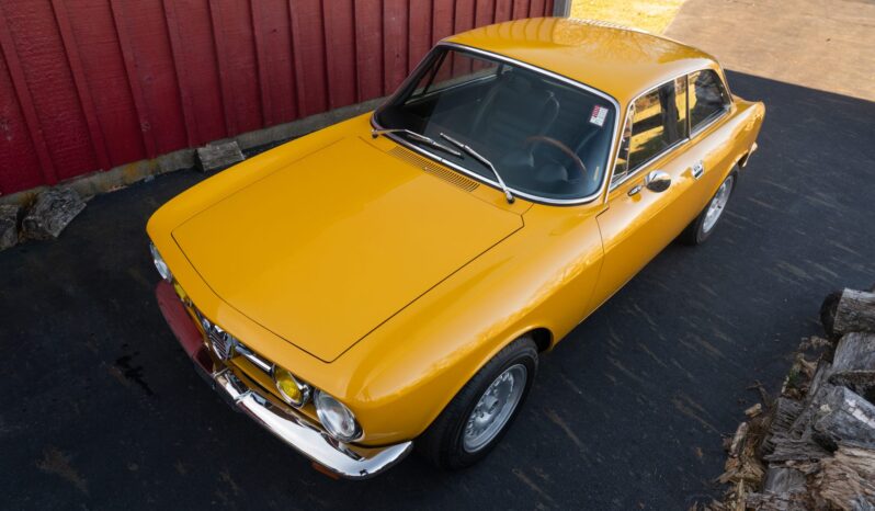 								1969 Alfa Romeo GTV 1750 full									