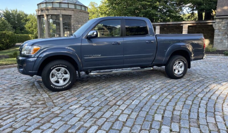 								2006 Toyota Tundra Double Cab SR5 TRD 4×4 V8 full									