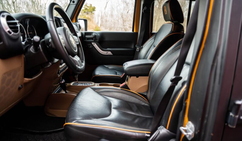 								2014 Jeep Wrangler Unlimited Sahara full									