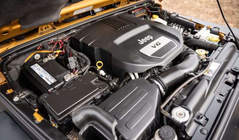 								2014 Jeep Wrangler Unlimited Sahara full									