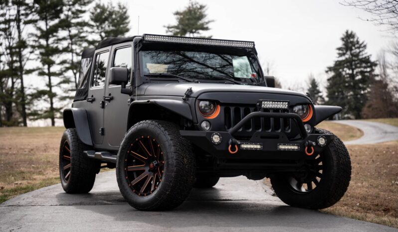 								2014 Jeep Wrangler Unlimited Sahara full									