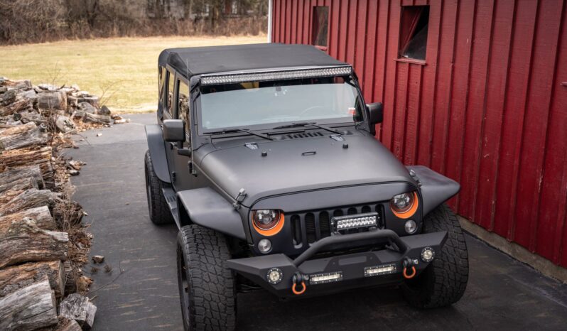 								2014 Jeep Wrangler Unlimited Sahara full									