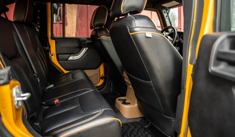 								2014 Jeep Wrangler Unlimited Sahara full									