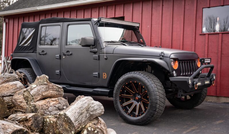 								2014 Jeep Wrangler Unlimited Sahara full									