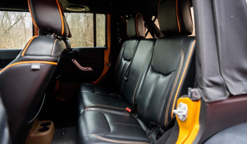 								2014 Jeep Wrangler Unlimited Sahara full									