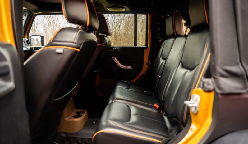 								2014 Jeep Wrangler Unlimited Sahara full									