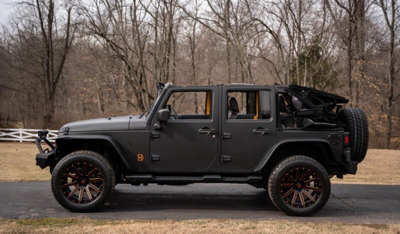 								2014 Jeep Wrangler Unlimited Sahara full									
