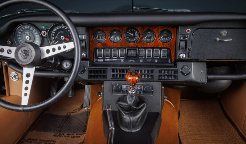 								1974 Jaguar E-Type Series III Roadster V12 4-Speed full									