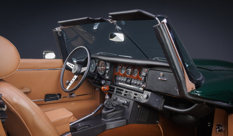								1974 Jaguar E-Type Series III Roadster V12 4-Speed full									