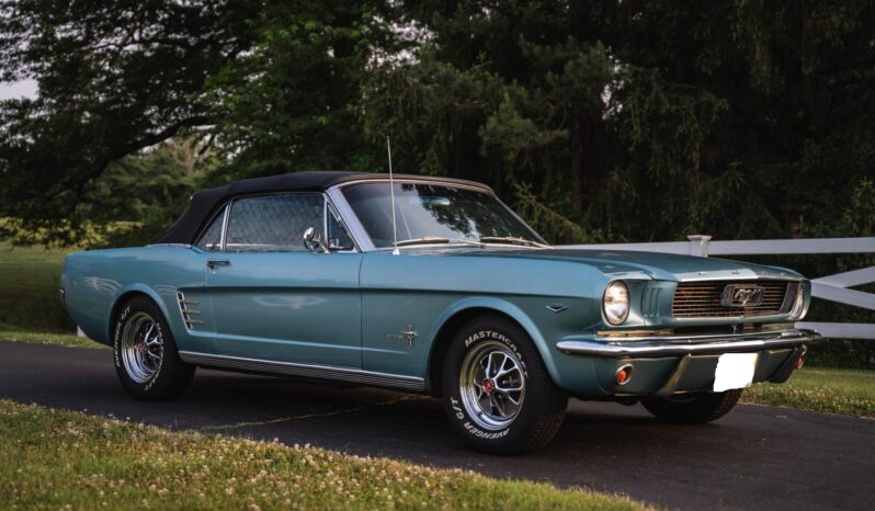 								1966 Ford Mustang Convertible 289 full									