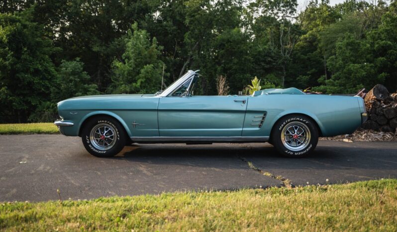 								1966 Ford Mustang Convertible 289 full									