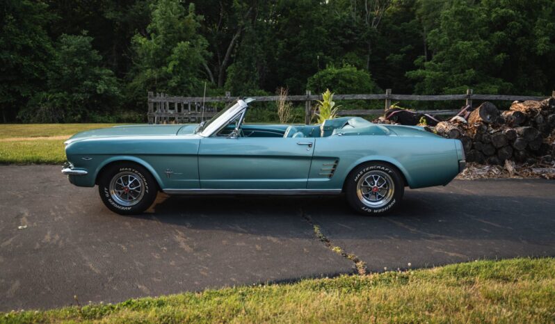 								1966 Ford Mustang Convertible 289 full									