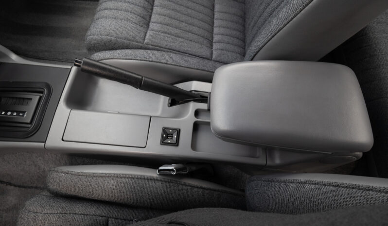 								1993 Ford Mustang GT Hatchback 5.0 full									