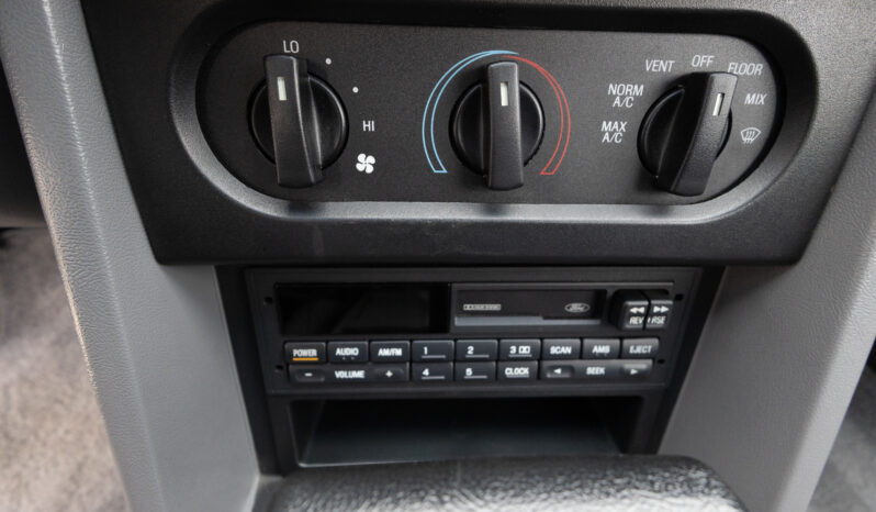 								1993 Ford Mustang GT Hatchback 5.0 full									