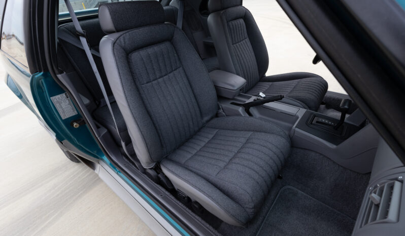 								1993 Ford Mustang GT Hatchback 5.0 full									