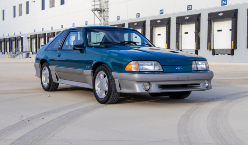 								1993 Ford Mustang GT Hatchback 5.0 full									