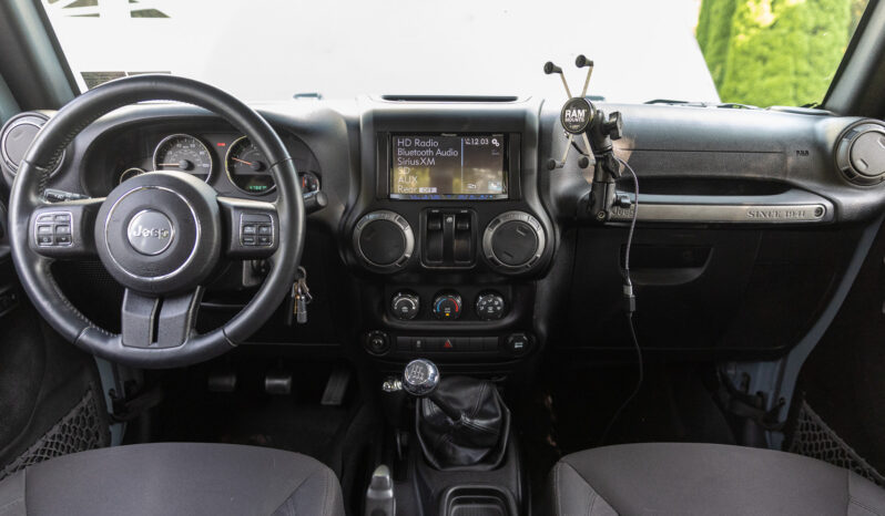 								2015 Jeep Wrangler Sport 6-Speed full									