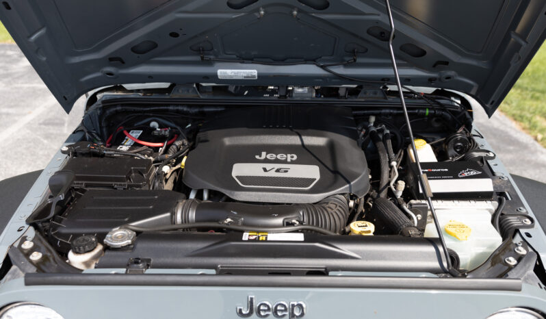 								2015 Jeep Wrangler Sport 6-Speed full									