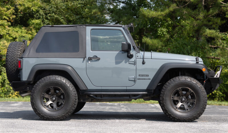 								2015 Jeep Wrangler Sport 6-Speed full									