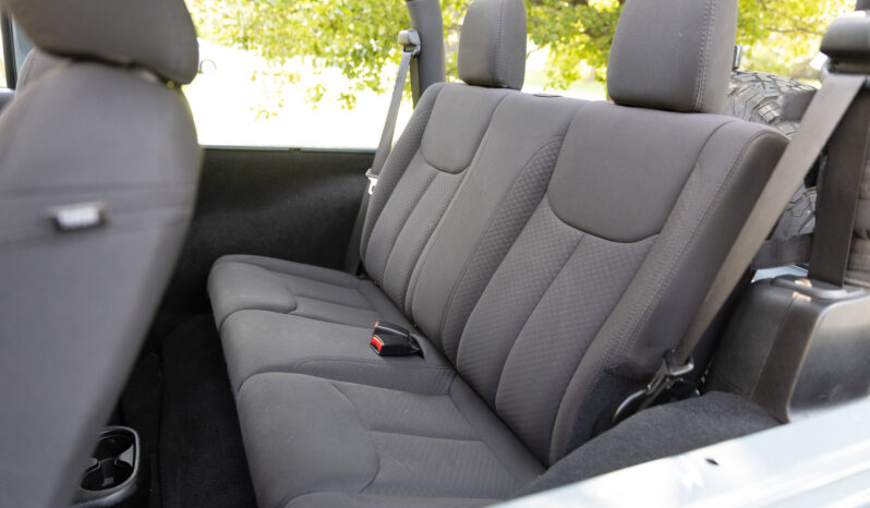 								2015 Jeep Wrangler Sport 6-Speed full									