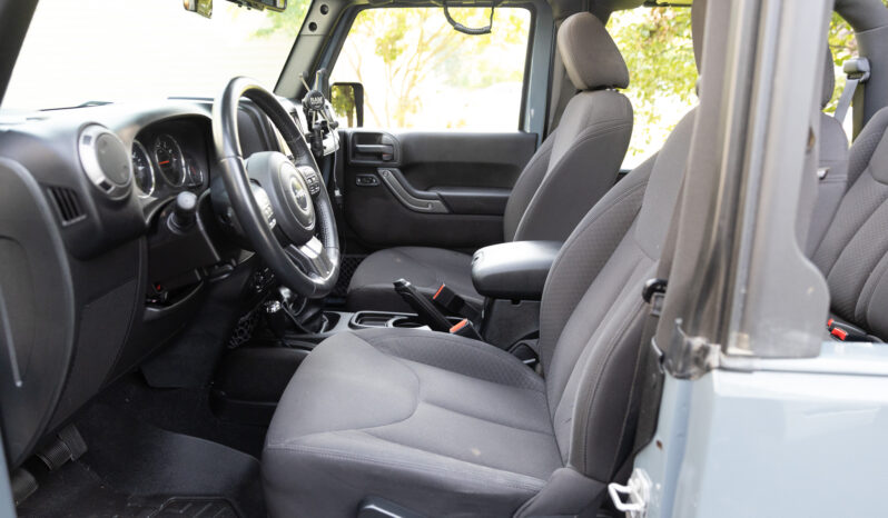 								2015 Jeep Wrangler Sport 6-Speed full									