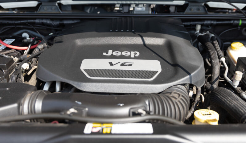 								2015 Jeep Wrangler Sport 6-Speed full									