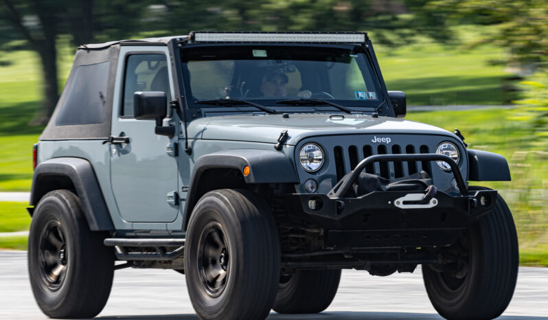 								2015 Jeep Wrangler Sport 6-Speed full									