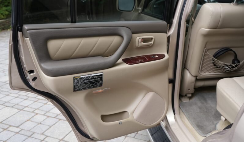 								2004 Toyota Land Cruiser UZJ100 full									