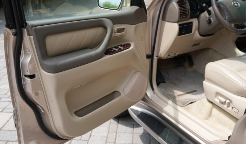 								2004 Toyota Land Cruiser UZJ100 full									