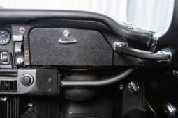 										1974 Jaguar E-Type Roadster V12 4-Speed full									