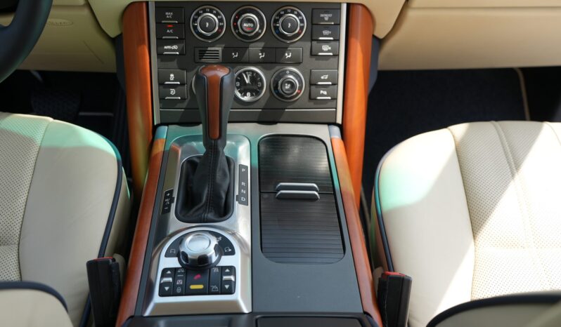 								2011 Land Rover Range Rover HSE Luxury full									