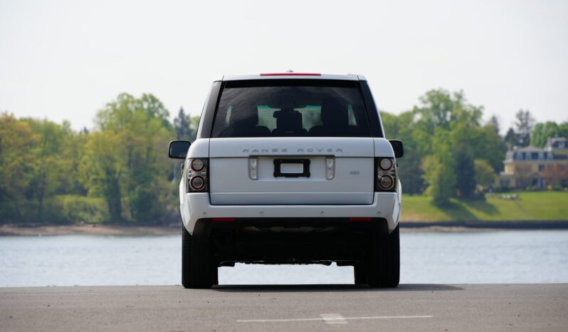 								2011 Land Rover Range Rover HSE Luxury full									